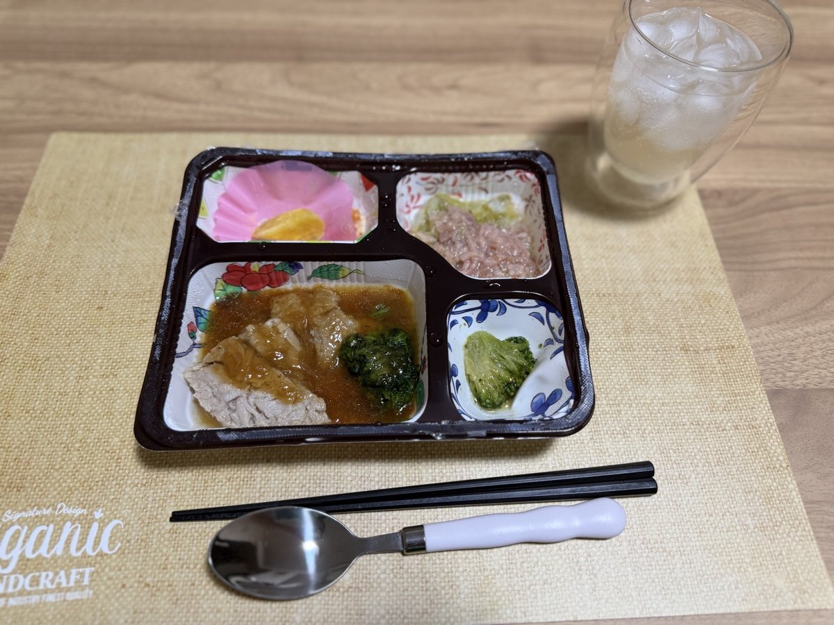 点線まで開けて温めたあと。容器は変形していない